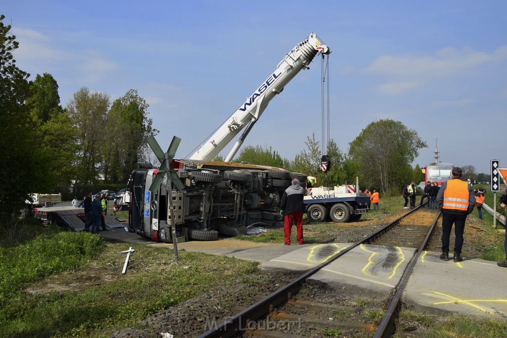 Schwerer VU LKW Zug Bergheim Kenten Koelnerstr P421.JPG - Miklos Laubert